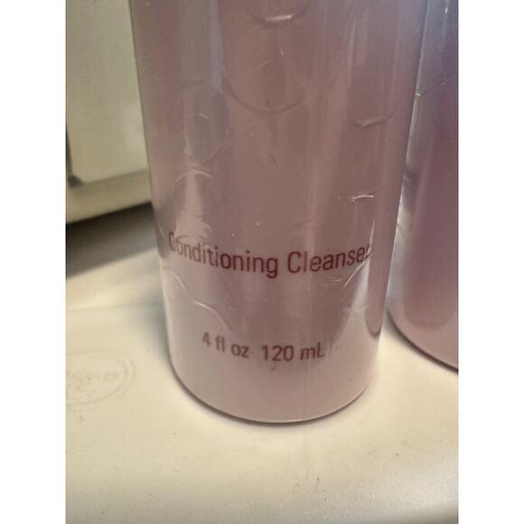 NOS Sheer Cover Conditioning Cleanser; 2 bottles; 4 fl oz - Picture 4 of 4